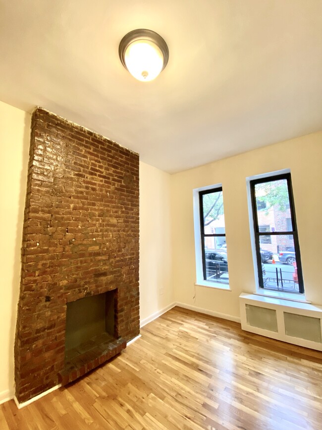 415 E 81st St in New York, NY - Building Photo - Building Photo