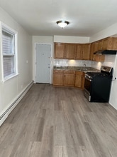 22 Rutgers St-Unit -1R in Belleville, NJ - Building Photo - Building Photo