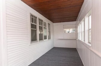 1130 Lafayette Ave SE in Grand Rapids, MI - Building Photo - Building Photo