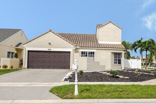 23157 Bentley Pl in Boca Raton, FL - Building Photo