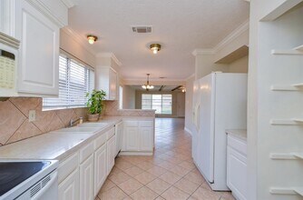 3338 Walhalla Dr in Houston, TX - Building Photo - Building Photo