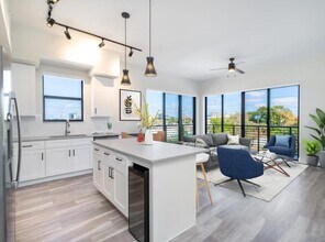 1301 Alpha St in West Palm Beach, FL - Building Photo - Building Photo