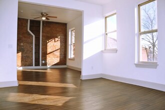 445 W McMicken Ave in Cincinnati, OH - Building Photo - Building Photo