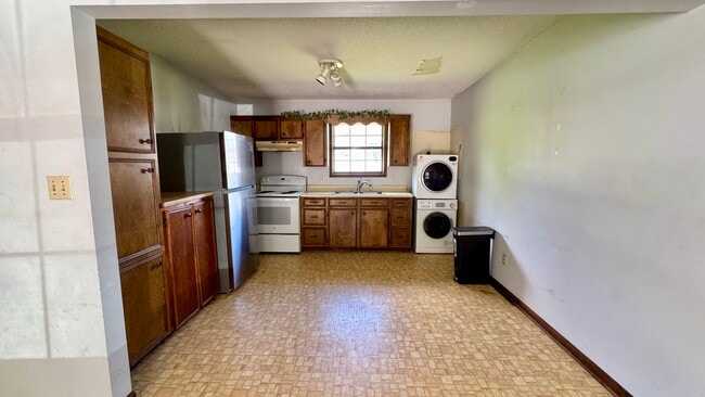 1346 S Post Oak Rd in Sulphur, LA - Building Photo - Building Photo