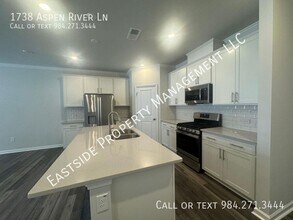 1738 Aspen River Ln in Apex, NC - Building Photo - Building Photo