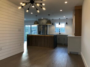 32 Birch Brook Rd in Lynn, MA - Foto de edificio - Building Photo