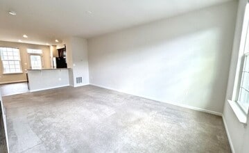 502 River Crest Way in Fredericksburg, VA - Building Photo - Building Photo