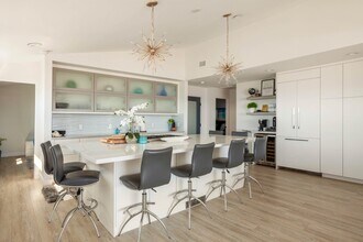 707 S Sierra Ave, Unit 12 in Solana Beach, CA - Foto de edificio - Building Photo