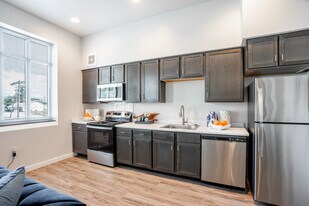 St. Elizabeth Place in Houston, TX - Building Photo