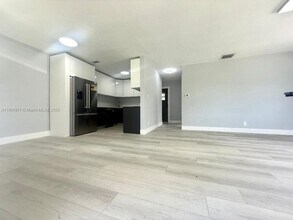 1100 NE 2nd St in Hallandale Beach, FL - Building Photo - Building Photo