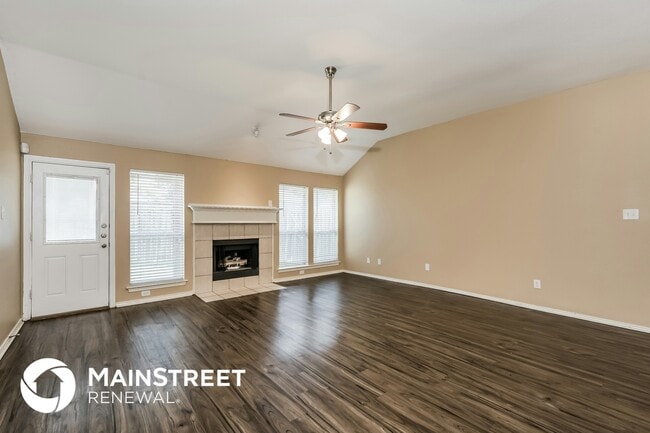 1141 Ranch Valley Dr in Desoto, TX - Building Photo - Building Photo