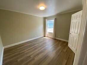 980 Hillcrest Rd in Hollister, CA - Building Photo - Building Photo