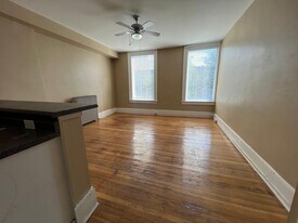 73 St Paul St in St Catharines, ON - Building Photo