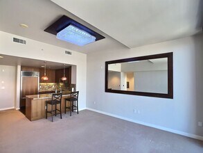 38 N Almaden Blvd in San Jose, CA - Foto de edificio - Building Photo