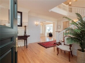 7 Red Cross Ave in Newport, RI - Building Photo - Building Photo