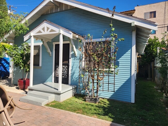 612 Coronado Ave in Long Beach, CA - Foto de edificio - Building Photo