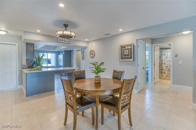 4836 Tudor Dr in Cape Coral, FL - Building Photo - Building Photo