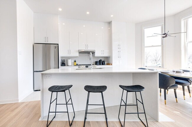 405 Avenue du Mont-Royal O in Montréal, QC - Building Photo - Building Photo