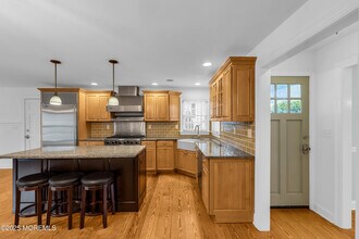 20 Rosalie Ave in Rumson, NJ - Building Photo - Building Photo