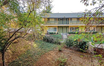 1490 W Lambert Rd in La Habra, CA - Building Photo - Building Photo