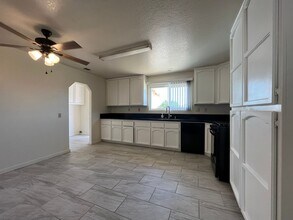 8191 Paisley Ave in Hesperia, CA - Building Photo - Building Photo