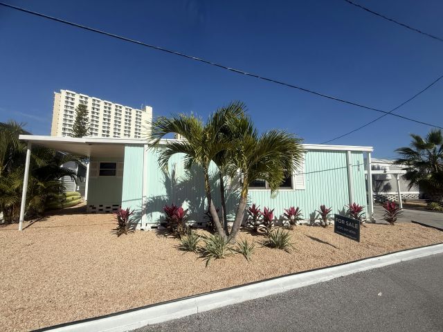 property at 1375 Pasadena Ave S