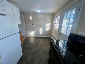 354 South in Bedford, MA - Building Photo - Building Photo