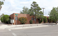 124 Aliso Dr NE in Albuquerque, NM - Foto de edificio - Building Photo