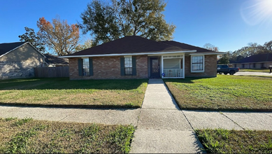 9722 E Swingalong Ave in Baton Rouge, LA - Building Photo - Building Photo