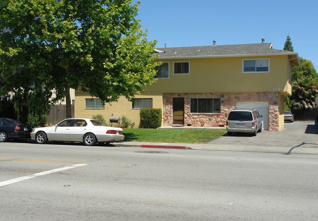 3361 Monroe St in Santa Clara, CA - Foto de edificio