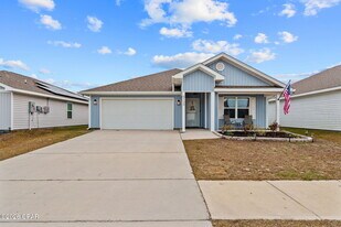 5124 Sienna Dr in Panama City, FL - Building Photo