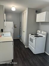 9327 La Grange Rd, Unit 1 in Louisville, KY - Building Photo - Building Photo