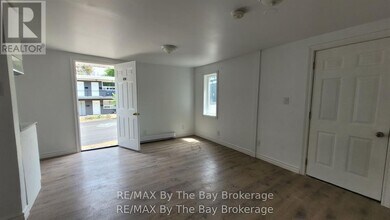 280 River Rd E in Wasaga Beach, ON - Building Photo - Building Photo