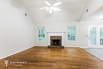 425 Misty Brook Ct in Hampton, GA - Building Photo - Building Photo