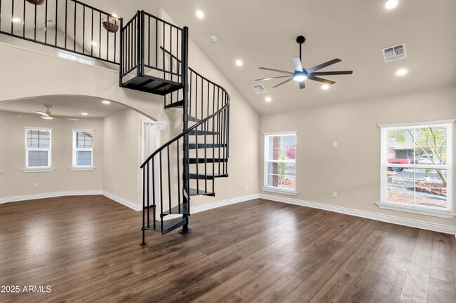 property at 1533 W Culver St