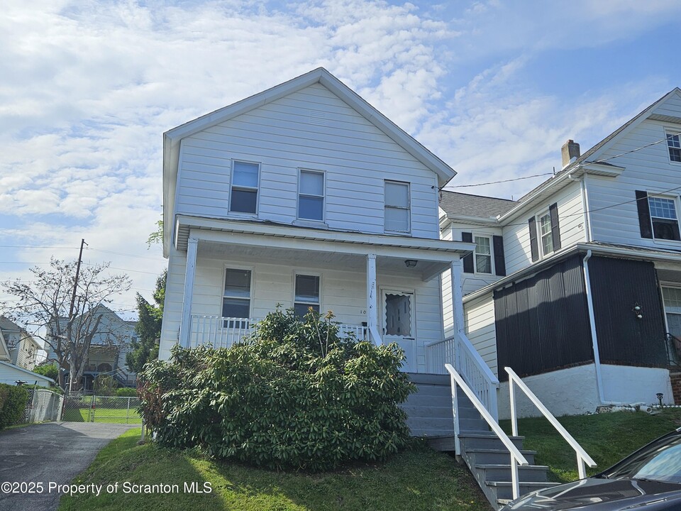 1021 John Ave in Scranton, PA - Building Photo