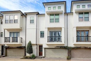 8906 Lakeshore Bend Dr in Houston, TX - Building Photo