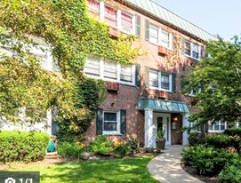1414 Elmwood Ave, Unit 1C in Evanston, IL - Building Photo