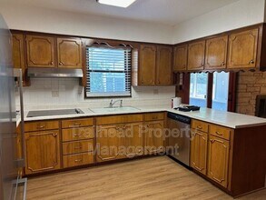1706 NE 77th St in Gladstone, MO - Building Photo - Building Photo