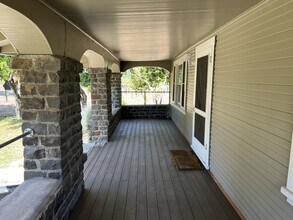 1851 Magnolia Dr in Healdsburg, CA - Building Photo - Building Photo