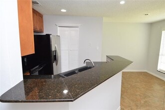 8613 Mallard Reserve Dr in Tampa, FL - Building Photo - Building Photo