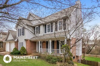 8410 Hurstbourne Woods Pl in Louisville, KY - Building Photo - Building Photo