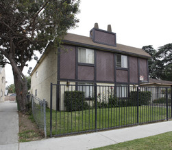 11330 Tiara St in North Hollywood, CA - Building Photo - Building Photo