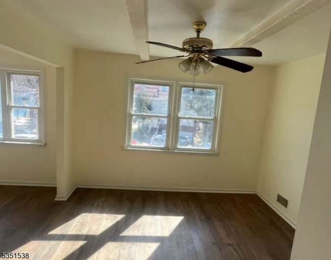 1027 Nora Dr in Linden, NJ - Building Photo - Building Photo