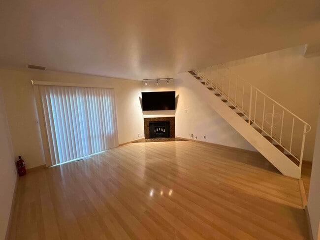 447 Oak Ave in Redwood City, CA - Building Photo - Building Photo