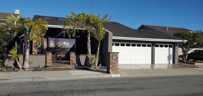 property at 17942 Hallcroft Ln