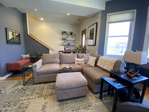 1707 W Melrose St in Chicago, IL - Building Photo - Building Photo