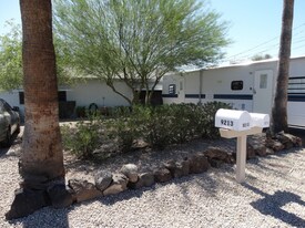 9213 North 11th St in Phoenix, AZ - Building Photo