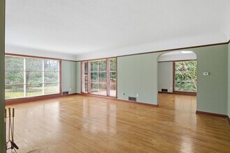 8131 Veterans Dr SW in Lakewood, WA - Building Photo - Building Photo