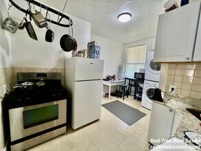4 Adella Pl in Boston, MA - Building Photo - Building Photo